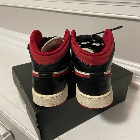 Nike Air Jordan 1 Mid GS Size 5Y - Picture 5 of 11